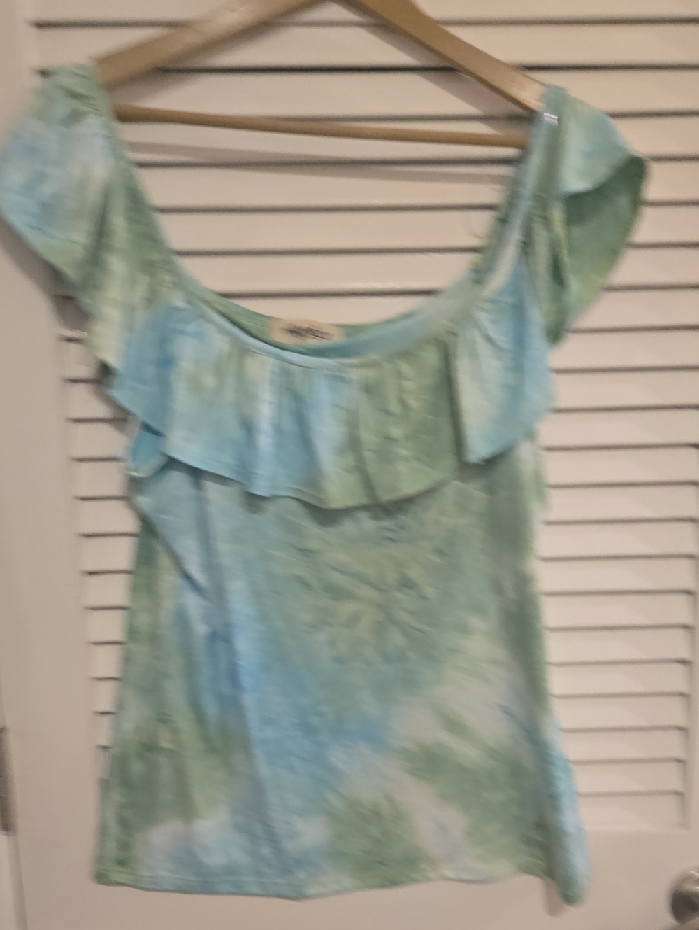Tie-Dye Off-Shoulder Ruffle Blouse in Light Blue & Mint